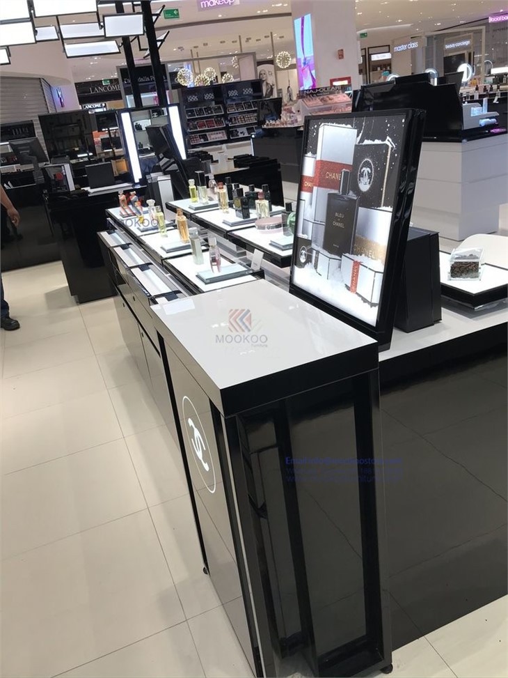 US Chanel Cosmetic Display Showcase
